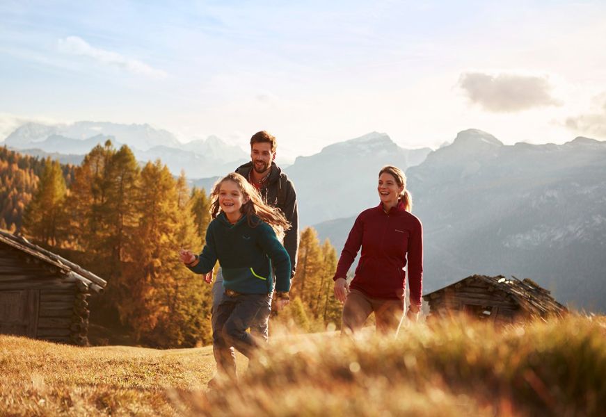 Famiglia in Alta Badia d'autunno