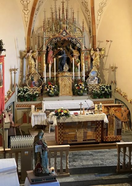 Procession to the Sanctuary La Crusc/Santa Croce